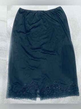 Vintage Women’s Van Raalte Suavette Black Nylon Lace Hem Slip Skirt Size S